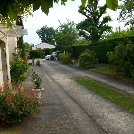 Bed and Breakfast Domaine De Monein Saint-André-de-Cubzac Zewnętrze zdjęcie